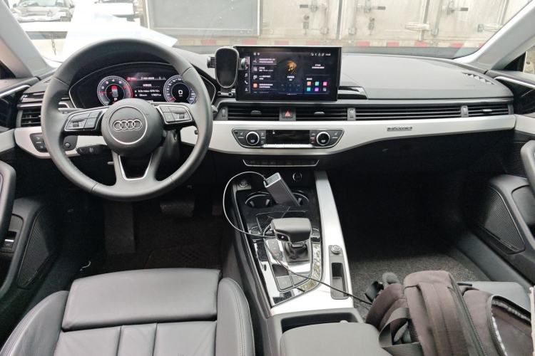 Used Audi A5 2023 Sportback 40 TFSI quattro Luxury Dynamic Edition Center Console