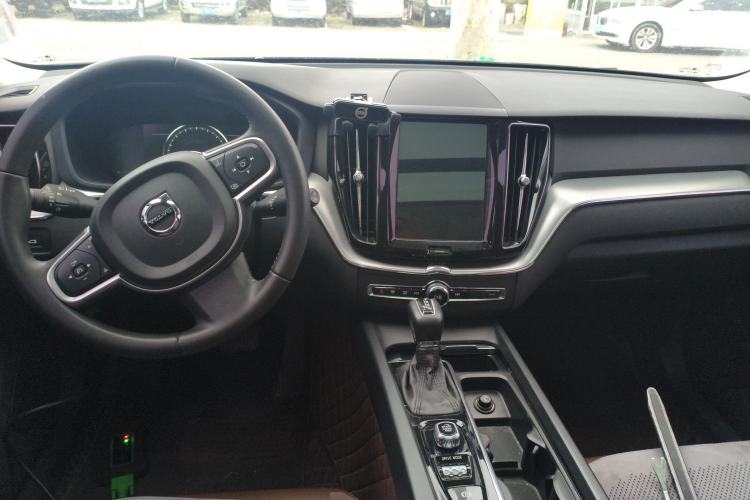 Used Volvo XC60 2019 T5 4x4 Smart Edition China V Standard