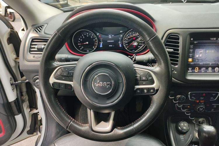 Used Jeep Compass 2017 200TS Automatic High-Performance All-Wheel Drive Edition Steering Wheel