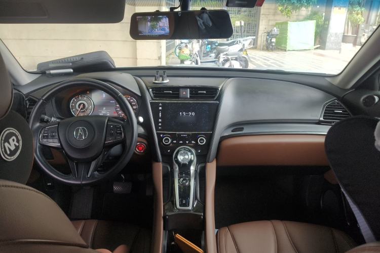 Used Acura CDX 2016 1.5T Four-Wheel Drive Luxury Edition Center Console