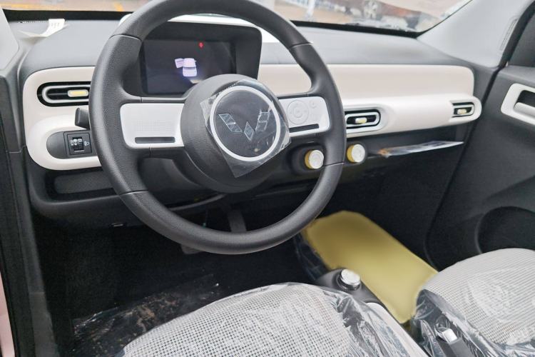 Used Wuling Hongguang MINIEV 2024 3rd Generation 215km Youth Edition