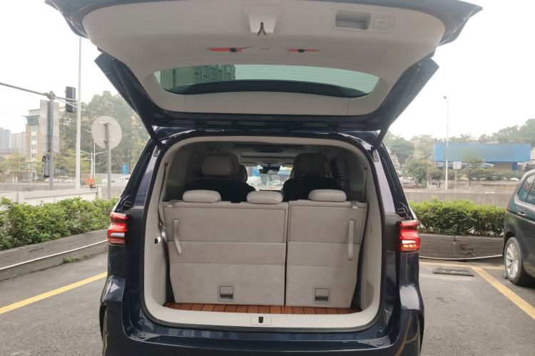 Used Roewe iMAX8 2021 400TGI Supreme Series Prestige Edition
