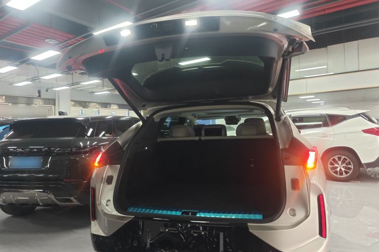 Used Lynk & Co 08 EM-P 2023 245km Ultra-Long Range Halo
