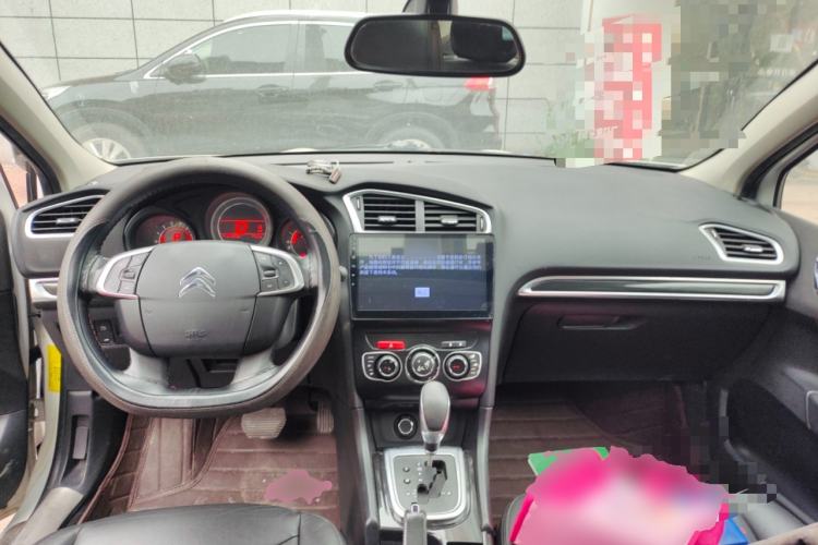 Used Citroen C4L 2013 1.8L Automatic Jingzhi Edition Center Console