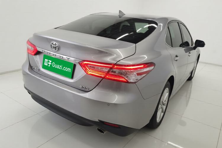 Used Toyota Camry 2021 2.0G Luxury Edition
