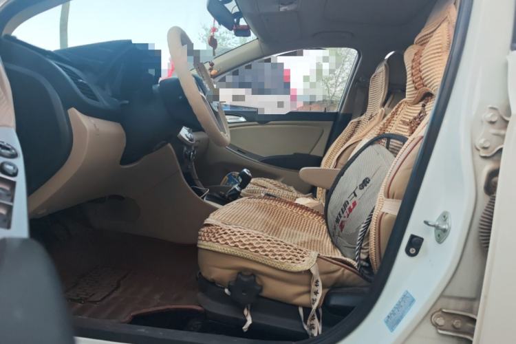 Used Hyundai Verna (older generation) 2014 1.4L Manual Top-Tier Model TOP
