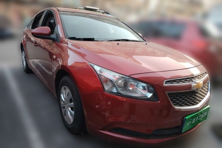 Used Chevrolet Cruze 2015 1.5L Classic SL MT Front Right 45 Deg