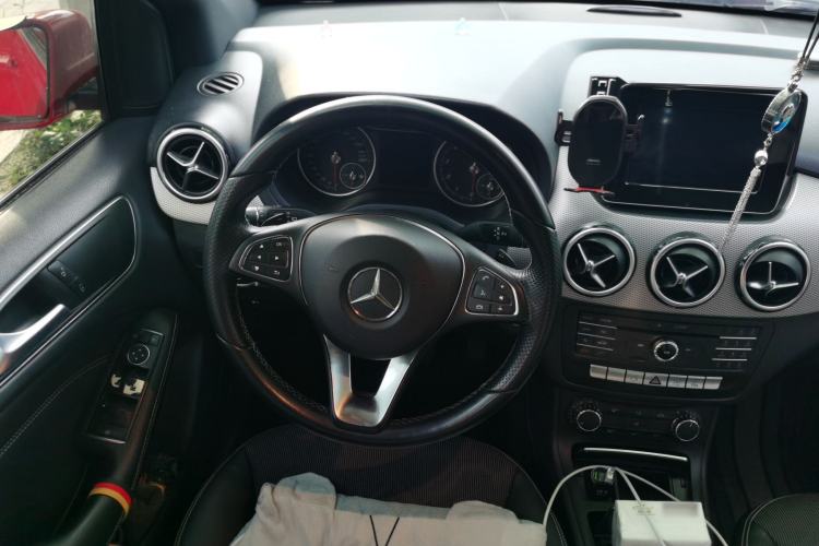 Used Mercedes-Benz B-Class 2015 B 200 Sport Edition Steering Wheel