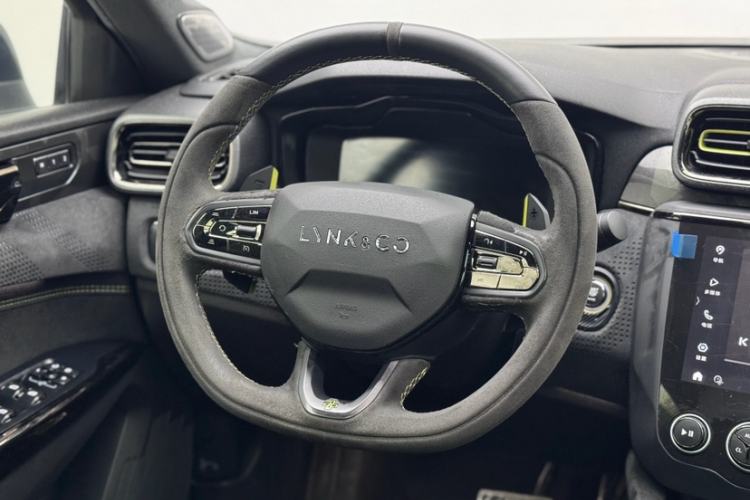 Used Lynk & Co 03 2020 03+ 2.0TD Automatic Performance Package Edition Steering Wheel