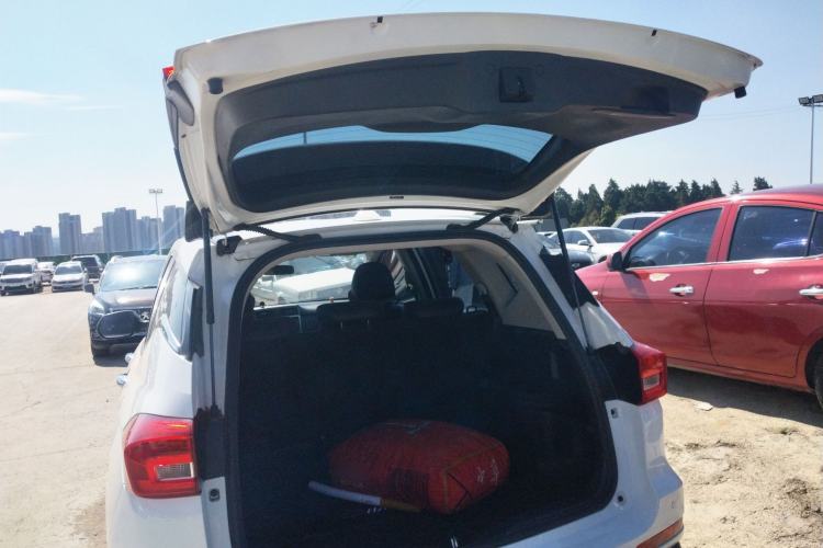 Used Haval M6 2019 1.5T DCT Two-Wheel Drive Value Edition China VI Standard Trunk