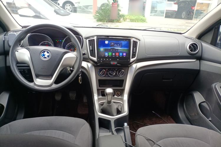 Used Venucia T70 2016 1.6L Manual Ruixing Edition Center Console