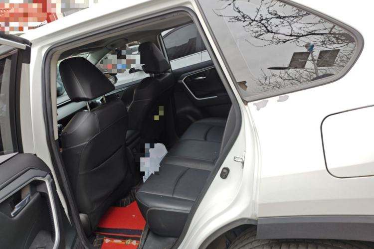 Used Toyota RAV4 2021 2.0L CVT Two-Wheel Drive Fashion PLUS Edition Left Rear Seat