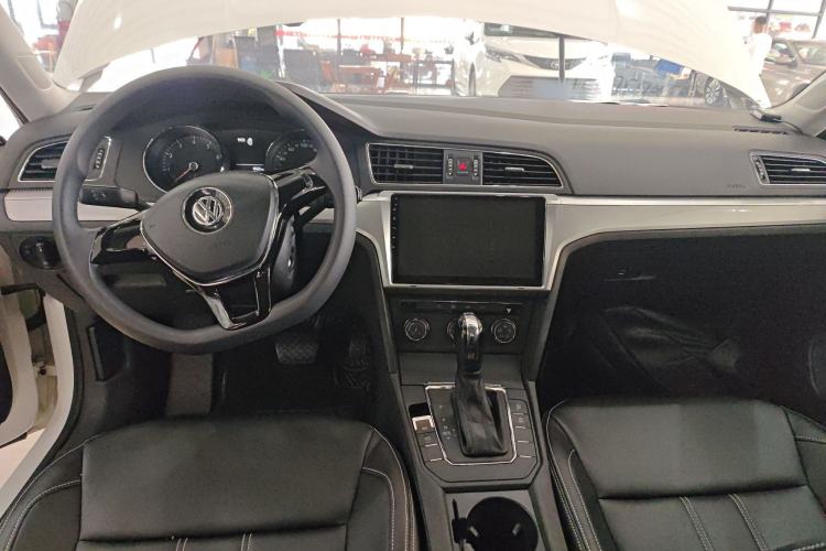 Used Volkswagen Lamando 2017 230TSI DSG Fashion Edition
