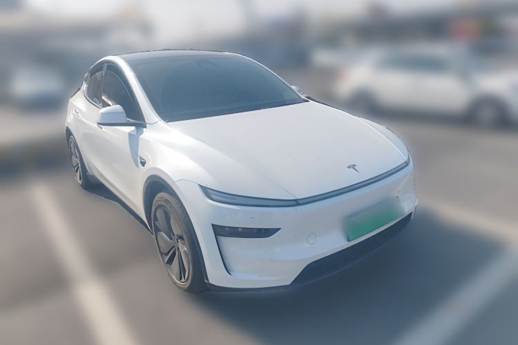 Used Tesla Model Y 2025 Long-Range All-Wheel Drive First Edition Front Right 45 Deg