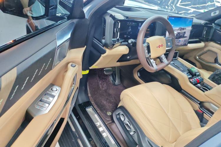 Used Formula Leopard 8 2025 Smart & Brave Flagship Edition 7 Seats Driver Seat