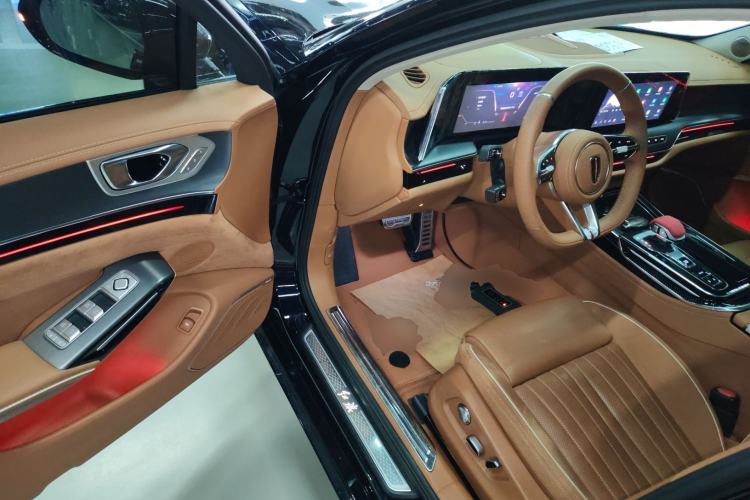 Used Hongqi H9 2024 2.0T Qixiang Private Style Edition
