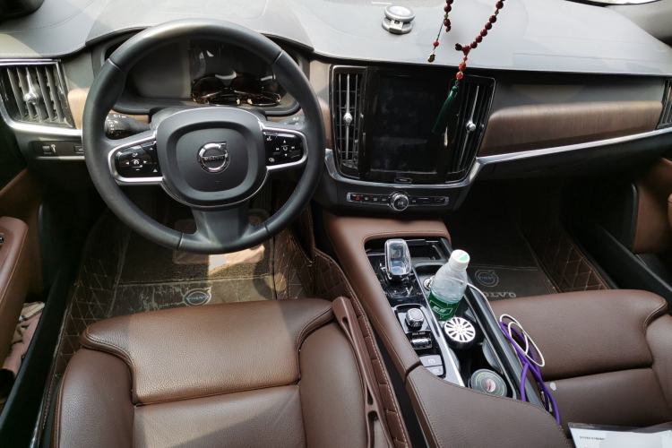 Used Volvo S90 2021 B5 Zhiyuan Luxury Edition Center Console