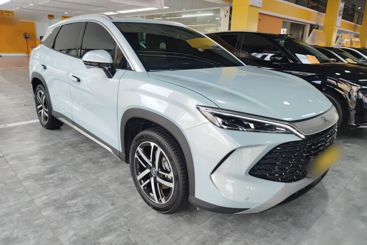 Used BYD Song L DM-i 2024 112 km Leading Edition Front Right 45 Deg