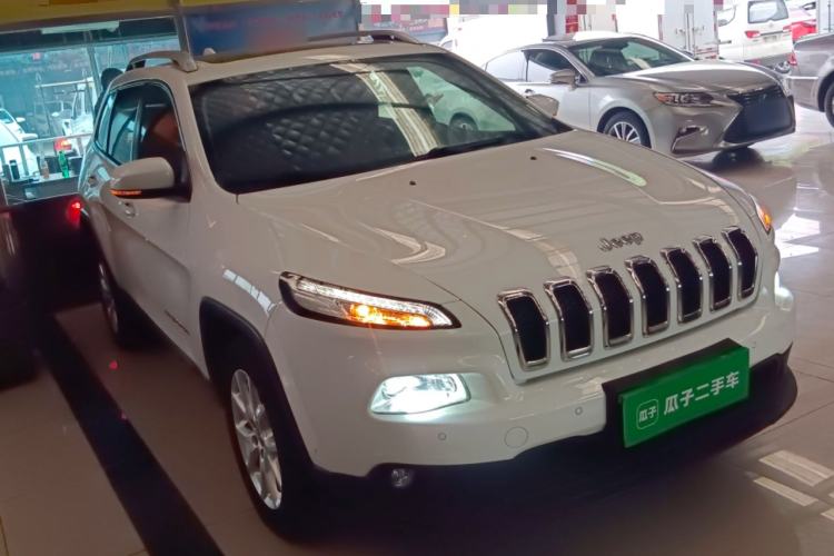 Used Jeep Cherokee 2016 2.0L Superior Edition
