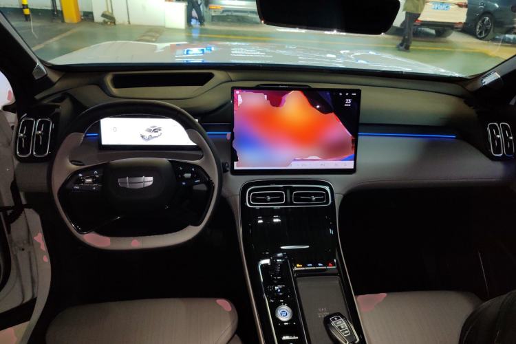 Used Geely Auto FX11 2025 4th Generation 1.5TD DCT Jinxiu Center Console