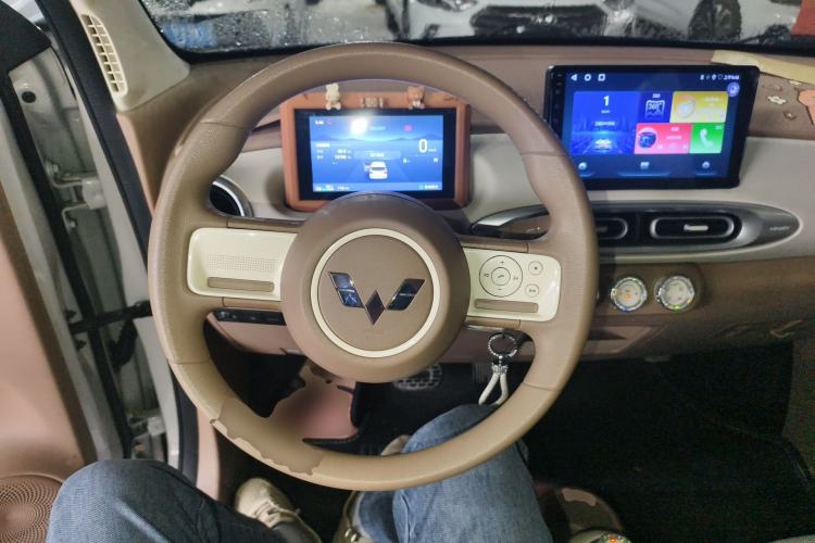 Used Wuling Hongguang MINIEV 2025 Four-Door Version Advanced Edition Steering Wheel