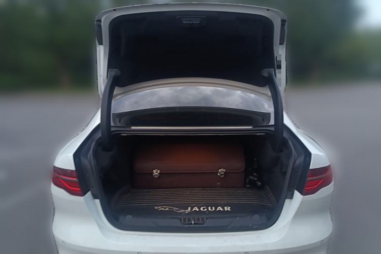 Used Jaguar XEL 2021 2.0T 250 PS Black Edition Sport Version

