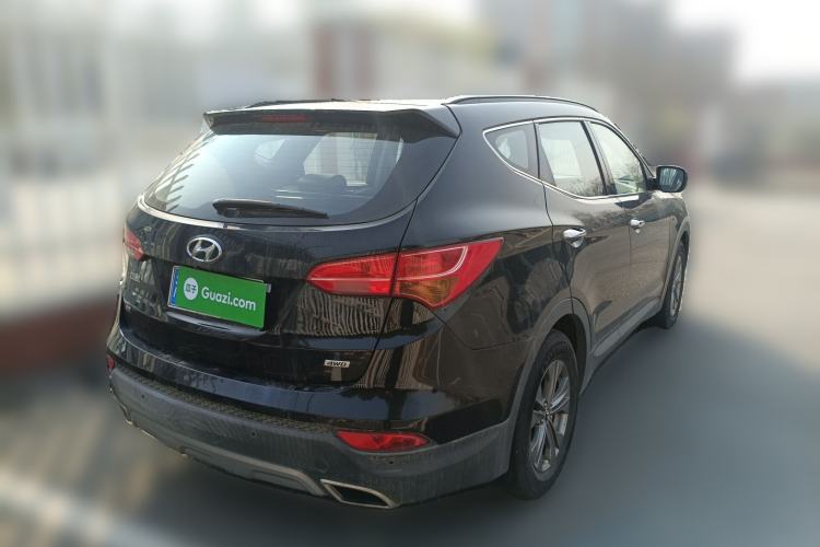 Used Hyundai Santa Fe 2013 2.4L Automatic 4x4 Smart Version
