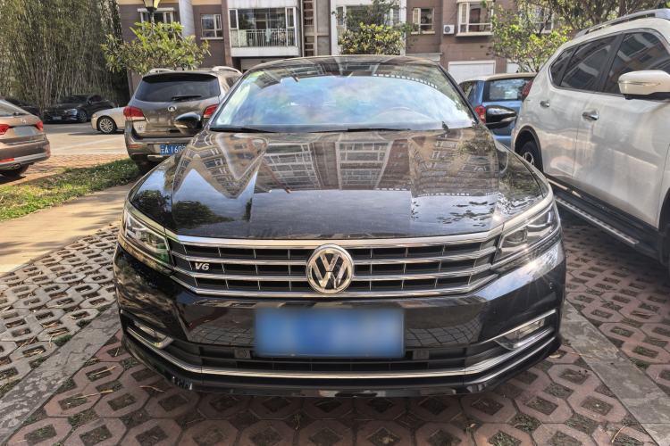 Used Volkswagen Passat 2016 3.0L V6 DSG Flagship Edition Exterior 2