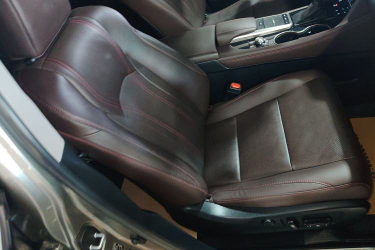 Used Lexus RX 2020 Revised Version 450hL Four-Wheel Drive Elegant Edition 7 Seats Right Front Seat