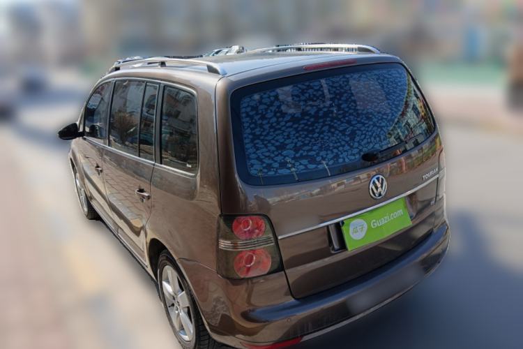 Used Volkswagen Touran 2014 1.4T DSG 30th Anniversary Edition Rear Left 45 Deg