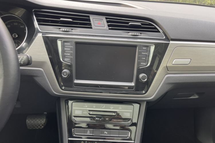 Used Volkswagen Touran 2021 Touran L 280TSI DSG Comfort Edition 7 Seats Interior 4