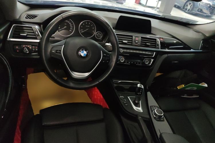 Used BMW 3 Series GT 2019 320i Sport Edition Center Console