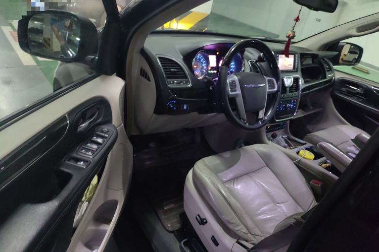 Used Chrysler Grand Voyager 2013 3.6L Luxury Edition
