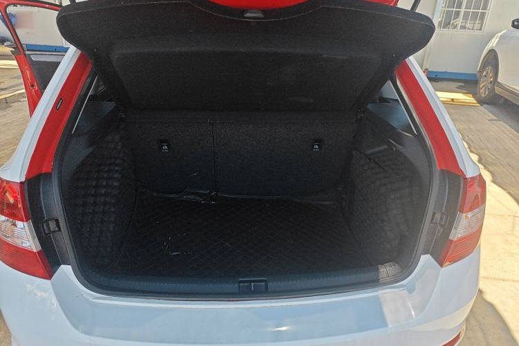 Used Skoda Rapid Spaceback 2016 Revised 1.6L Automatic Chuanxing Version