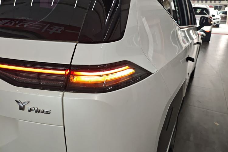 Used AION Y 2023 Plus 610 Smart Edition Lithium Iron Phosphate Right Rear Taillight