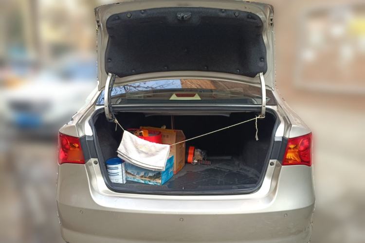 Used Roewe 350 2013 350C 1.5L Automatic Xunyue Edition
