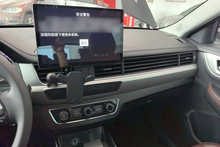 Used FORTHING T5 2024 Grand Edition 1.6L CVT Dream Model 5-Seater Interior 3