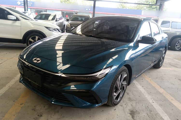 Used Hyundai Elantra 2023 1.5L CVT LUX Prestige Edition