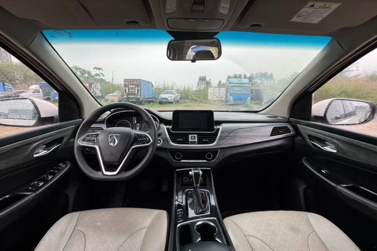 Used Baojun 730 2019 1.5T CVT Flagship Model 7 Seats China VI Emission Standard