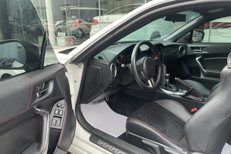 Used Toyota 86 2013 2.0L Automatic Luxury Version