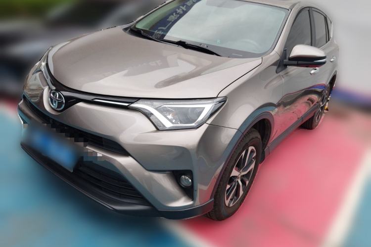 Used Toyota RAV4 2016 2.0L CVT Two-Wheel Drive Fashion Edition China V Standard