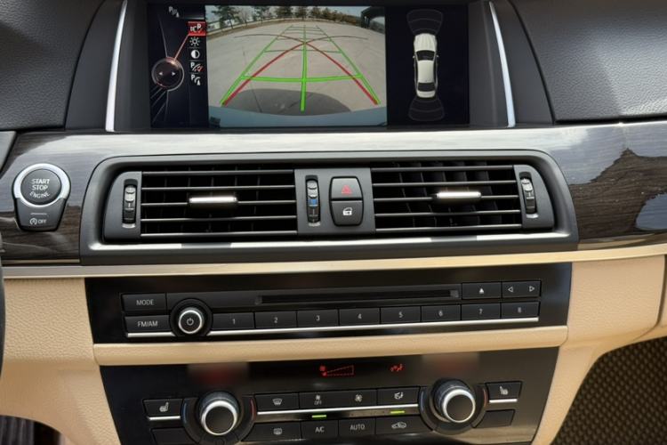 Used BMW 5 Series 2014 525Li Luxury Design Package
