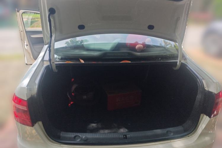 Used Volkswagen Lavida 2013 Revised Classic 1.6L Automatic Fashion Edition
