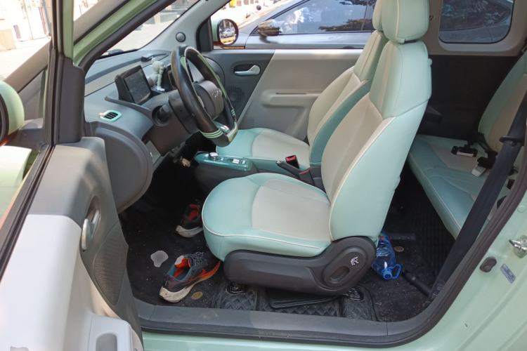 Used CHANGAN NEVO Lumin 2022 155 km – Refreshingly Sweet Edition Left Front Seat