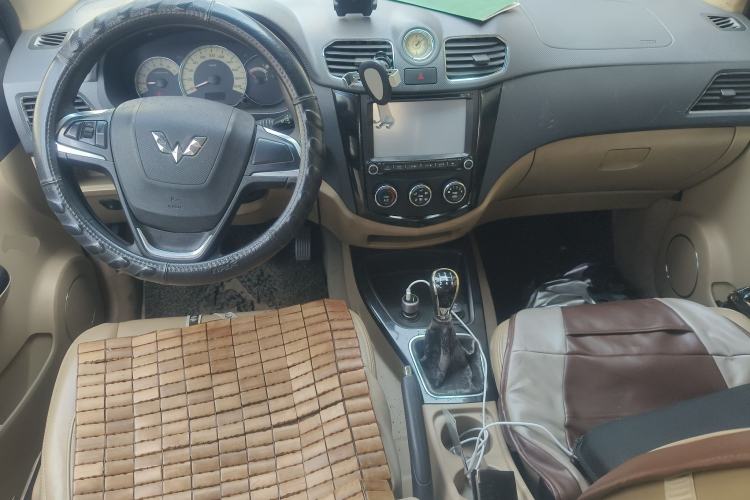 Used Wuling Hongguang 2014 1.5L S Luxury Model