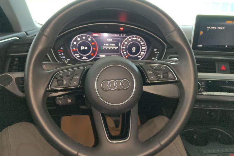 Used Audi A4L 2019 40 TFSI Fashion Version China V Steering Wheel