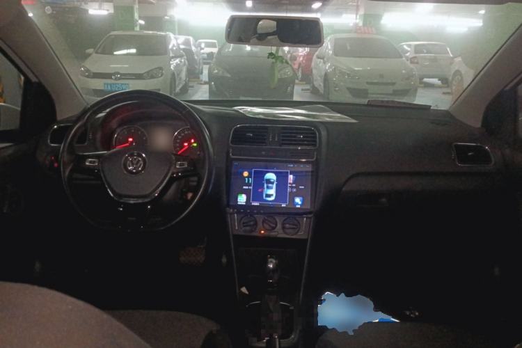 Used Volkswagen Polo 2016 1.6L Automatic Comfort Model
