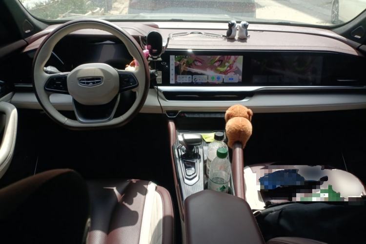 Used Geely Auto Monjaro L 2021 2.0TD DCT EVO Two-Wheel Drive Smart Luxury Version Center Console