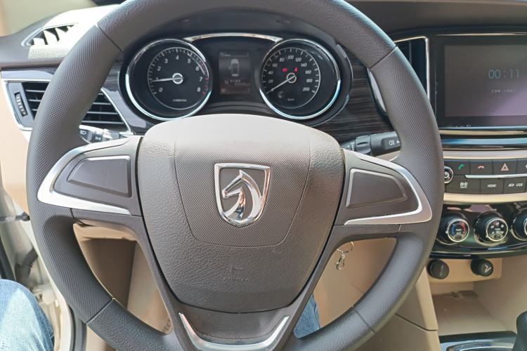 Used Baojun 730 2016 1.8L iAMT Comfort Version 7 Seats
