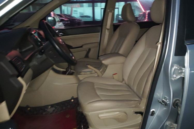 Used Baojun 730 2014 1.5L Manual Luxury Navigation ESP Version 7 Seats